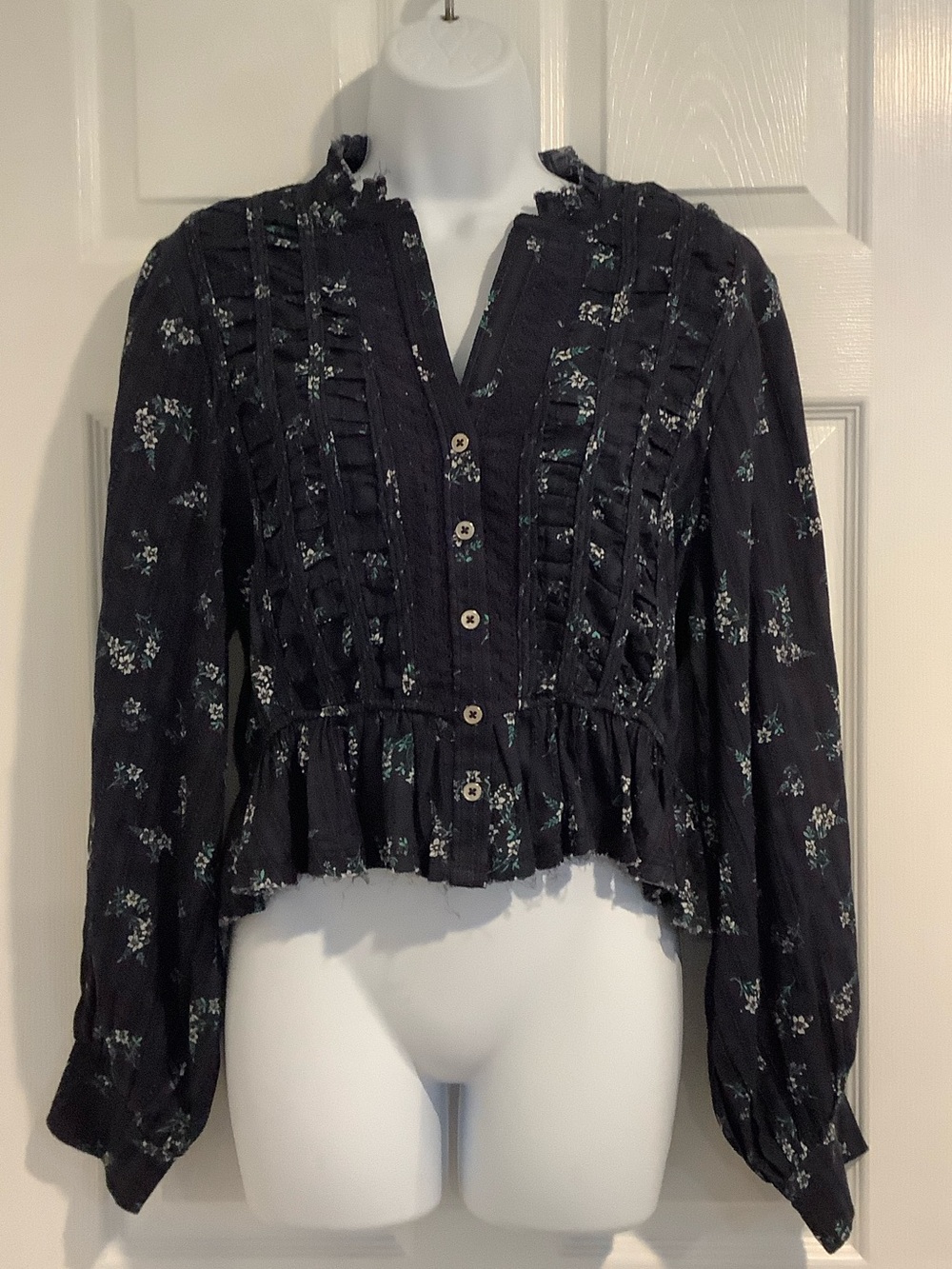 NWT PILCRO ANTHROPOLOGIE Navy Floral Lace Peplum Frayed Cottagecore Fall Top M